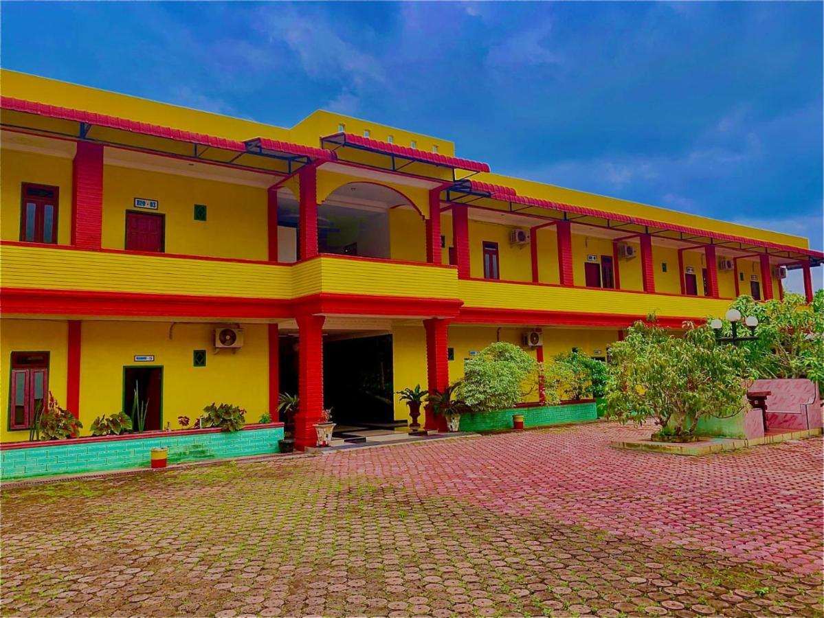 Hotel Rembulan Tebing Tinggi Екстериор снимка