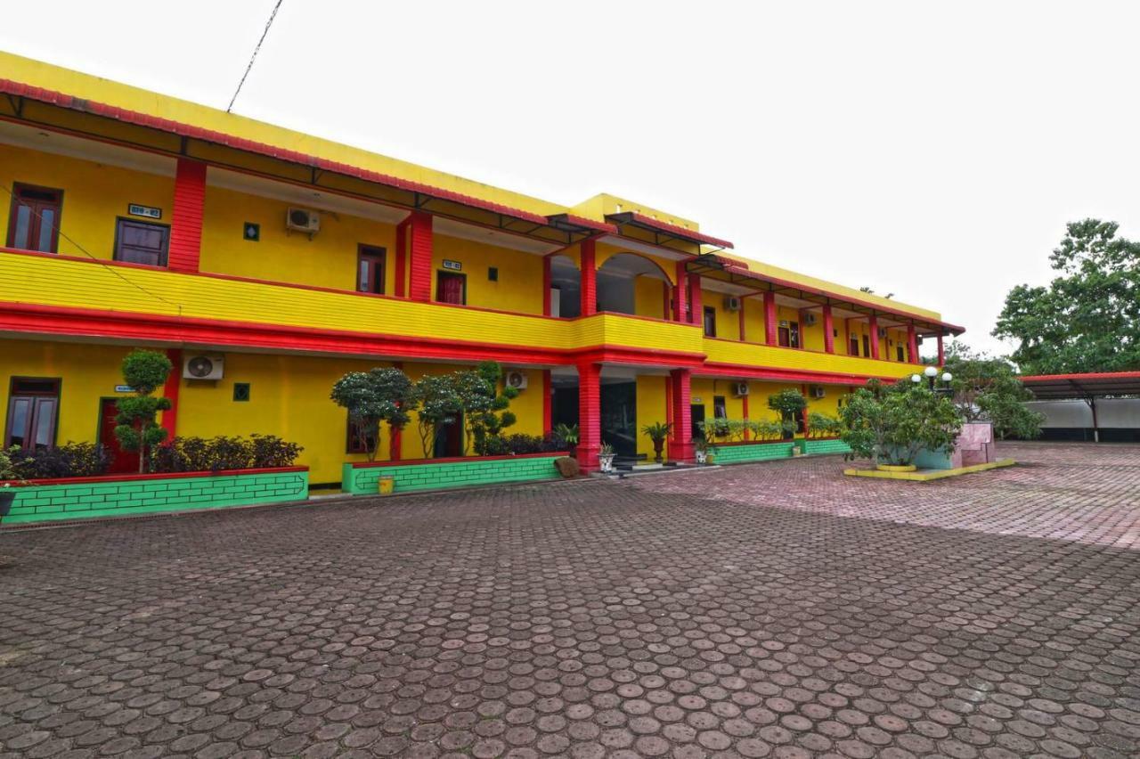 Hotel Rembulan Tebing Tinggi Екстериор снимка